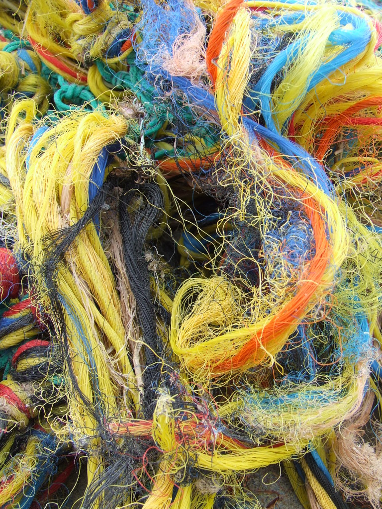 BUnte Seile am Strand, Copyright Gisela Schneider 2013